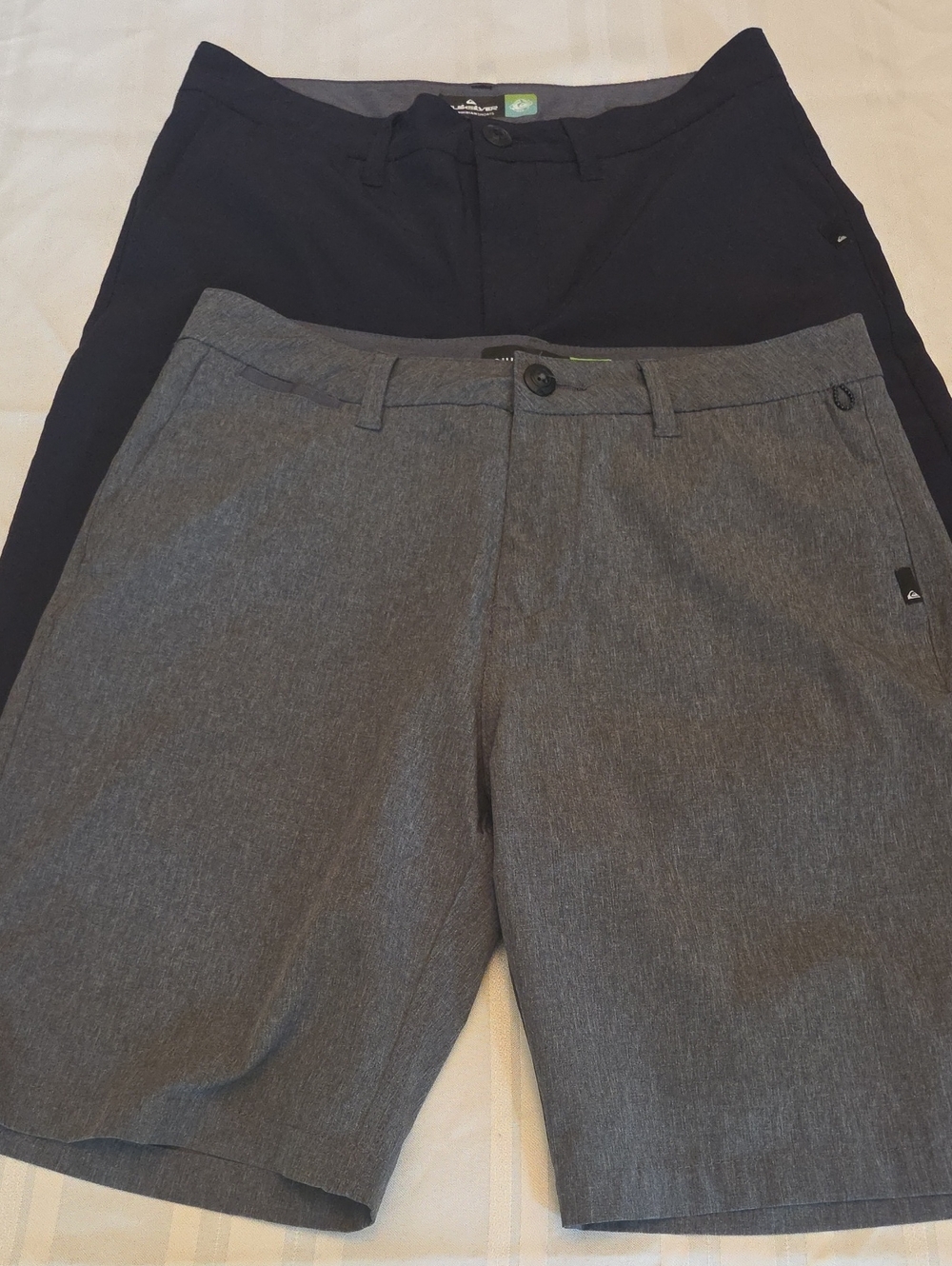 2 Pair Quiksilver Men's Gray And Black Amphibian Walkshorts 29 Waist